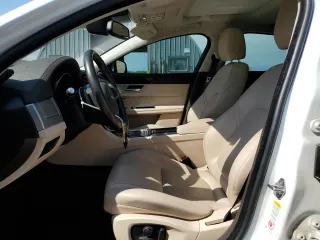 2018 Jaguar XF with VIN SAJBK4FN1JCY62528, listed as a Copart auction lot 67979364 with 46,757 mi miles and Salvage Title. Bid and sale history available at DreamBid. Image 7.