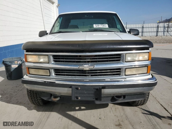 1998 Chevrolet C/K 1500 with VIN 1GCEK19R5WR151461, listed as a Copart auction lot 52817565 with 237,790 mi miles and Clean Title. Bid and sale history available at carsss.com. Image 5.