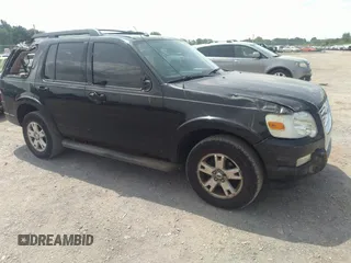 2010 Ford Explorer XLT with VIN 1FMEU7DE9AUA89274, listed as a IAAI auction lot 39917042 with 135,903 mi miles. Bid and sale history available at carsss.com. Image 1.