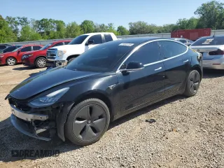 2019 Tesla Model 3 Mid Range z VIN 5YJ3E1EA7KF484369, wystawiony jako Copart lot #51605785 z przebiegiem 101 452 mil mil oraz Nie do naprawy. Historia ofert i sprzedaży dostępna na DreamBid. Obrazek 1.