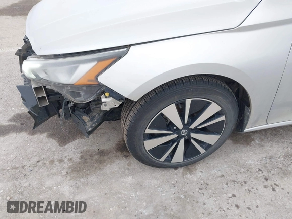 2019 Nissan Altima 2.5 SL with VIN 1N4BL4EV3KC196535, listed as a IAAI auction lot 41512924 with 84,898 mi miles. Bid and sale history available at carsss.com. Image 18.