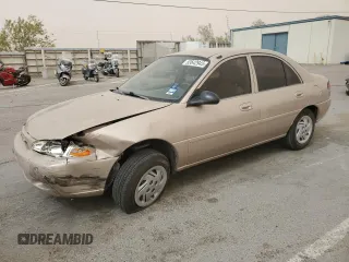 1999 Ford Escort LX z VIN 1FAFP10P2XW132084, wystawiony jako Copart lot #53642945 z przebiegiem 142 227 mil mil oraz Szkody całkowita. Historia ofert i sprzedaży dostępna na DreamBid. Obrazek 1.