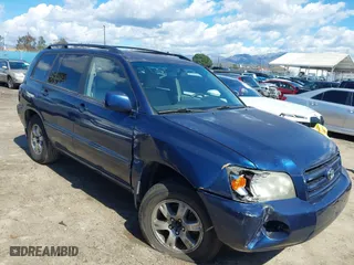 2005 Toyota Highlander with VIN JTEDP21A450078929, listed as a IAAI auction lot 41749008 with 178,547 mi miles. Bid and sale history available at carsss.com. Image 1.