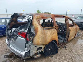 2022 Chrysler Voyager LX z VIN 2C4RC1CG7NR215594, wystawiony jako IAAI lot #42374108 z przebiegiem Nie podano mil oraz . Historia ofert i sprzedaży dostępna na DreamBid. Obrazek 4.