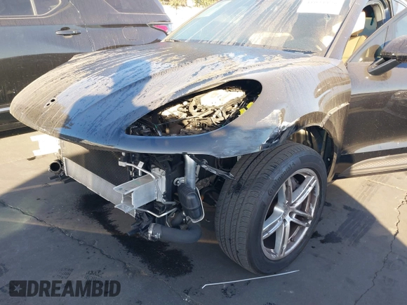 2022 Porsche Macan with VIN WP1AA2A53NLB01500, listed as a IAAI auction lot 41031126 with 25,618 mi miles and . Bid and sale history available at DreamBid. Image 6.