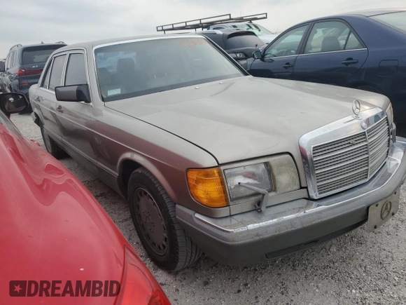 1989 Mercedes-Benz 560 with VIN WDBCA39E1KA479955, listed as a Copart auction lot 76202804 with 132,546 mi miles and Salvage Title. Bid and sale history available at DreamBid. Image 4.