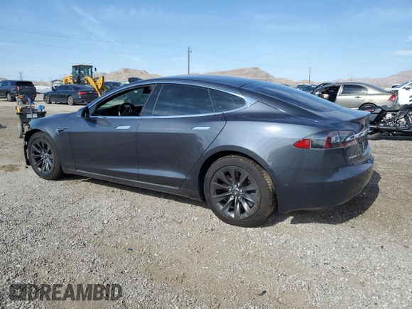 2018 Tesla Model S 75D with VIN 5YJSA1E27JF240011, listed as a Copart auction lot 62922164 with 92,147 mi miles and Salvage title. Bid and sale history available at DreamBid. Image 2.