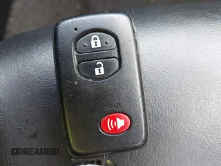 2013 Toyota Prius One z VIN JTDKN3DU7D5599352, wystawiony jako IAAI lot #41822091 z przebiegiem 198 360 mil mil oraz . Historia ofert i sprzedaży dostępna na DreamBid. Obrazek 11.
