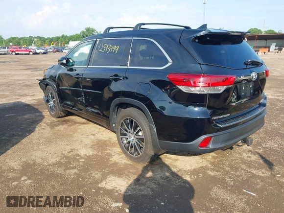 2018 Toyota Highlander SE with VIN 5TDJZRFH7JS868717, listed as a IAAI auction lot 42593499 with 83,533 mi miles and . Bid and sale history available at DreamBid. Image 3.