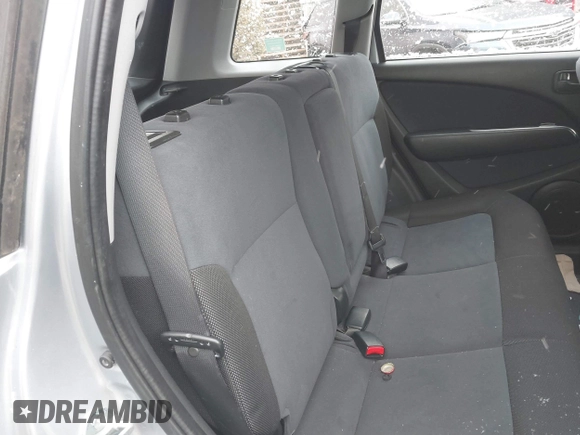 2005 Mitsubishi Outlander LS with VIN JA4LX31F25U045299, listed as a IAAI auction lot 41339369 with 100,697 mi miles. Bid and sale history available at carsss.com. Image 8.