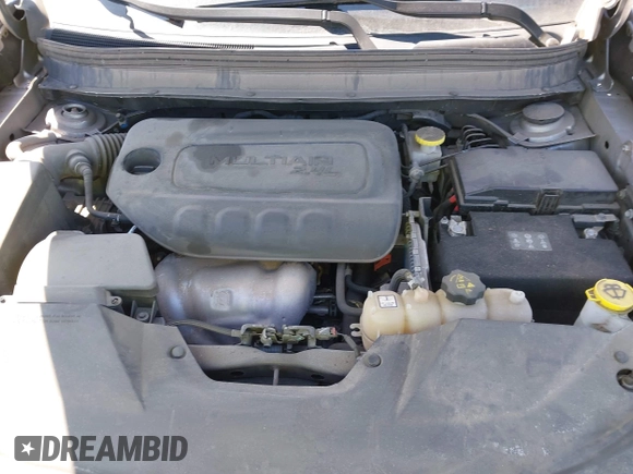 2019 Jeep Cherokee Latitude with VIN 1C4PJLCB5KD286448, listed as a IAAI auction lot 41995133 with 84,758 mi miles. Bid and sale history available at carsss.com. Image 10.