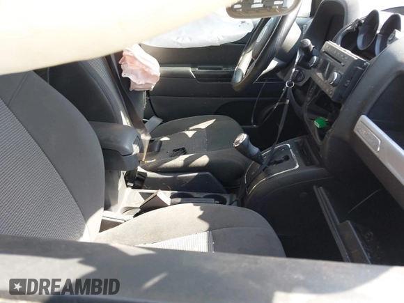 2016 Jeep Compass Sport with VIN 1C4NJCBA9GD743057, listed as a IAAI auction lot 42544686 with Not provided miles and . Bid and sale history available at DreamBid. Image 5.