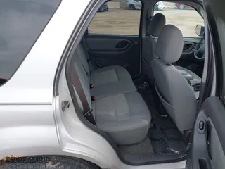 2005 Ford Escape XLT with VIN 1FMYU93145KC96311, listed as a IAAI auction lot 41948685 with 192,564 mi miles. Bid and sale history available at carsss.com. Image 8.