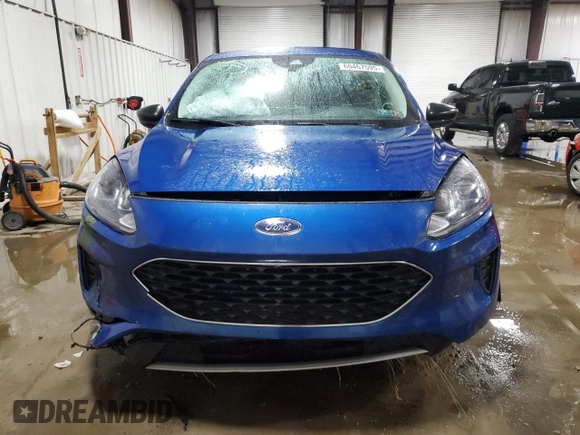2022 Ford Escape SE z VIN 1FMCU0G67NUA96619, wystawiony jako Copart lot #60467595 z przebiegiem 30 336 mil mil oraz Szkoda całkowita • Salvage title. Historia ofert i sprzedaży dostępna na DreamBid. Obrazek 5.