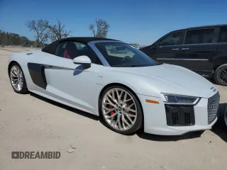 2018 Audi R8 z VIN WUAVACFX1J7900121, wystawiony jako Copart lot #75092964 z przebiegiem Nie podano mil oraz Szkody całkowita. Historia ofert i sprzedaży dostępna na DreamBid. Obrazek 4.
