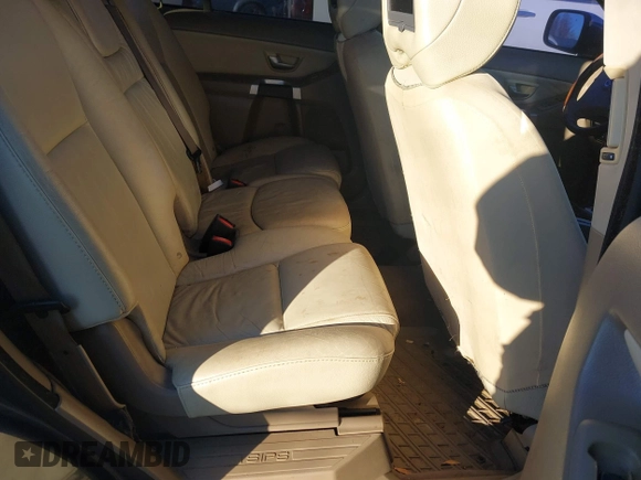 2008 Volvo XC90 V8 with VIN YV4CZ852481466660, listed as a IAAI auction lot 41062188 with 231,871 mi miles. Bid and sale history available at carsss.com. Image 8.