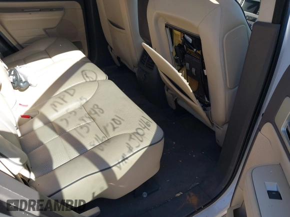 2010 Lincoln MKX z VIN 2LMDJ6JC5ABJ00461, wystawiony jako IAAI lot #41869893 z przebiegiem Nie podano mil oraz . Historia ofert i sprzedaży dostępna na DreamBid. Obrazek 8.