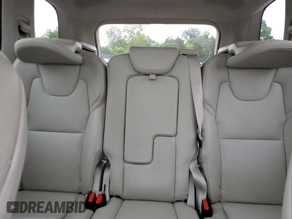 2016 Volvo XC90 T6 Momentum z VIN YV4A22PK6G1032633, wystawiony jako Copart lot #56704495 z przebiegiem 179 836 mil mil oraz Tytuł czysty. Historia ofert i sprzedaży dostępna na DreamBid. Obrazek 10.