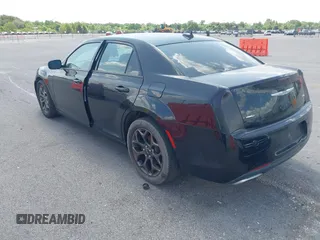 2016 Chrysler 300 S z VIN 2C3CCAGG4GH182793, wystawiony jako IAAI lot #42442826 z przebiegiem 125 474 mil mil oraz . Historia ofert i sprzedaży dostępna na DreamBid. Obrazek 3.