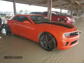 2010 Chevrolet Camaro 2SS z VIN 2G1FK1EJ9A9162009, wystawiony jako Copart lot #53814365 z przebiegiem 201 200 mil mil oraz Szkody całkowita. Historia ofert i sprzedaży dostępna na DreamBid. Obrazek 4.