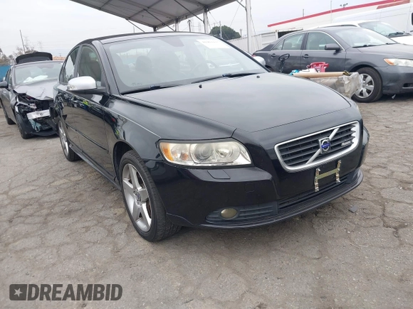 2010 Volvo S40 R-Design with VIN YV1672MH4A2488208, listed as a IAAI auction lot 41462415 with 125,665 mi miles. Bid and sale history available at carsss.com. Image 1.