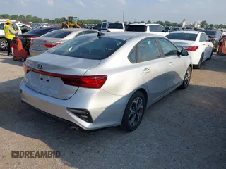2020 Kia Forte LXS z VIN 3KPF24AD3LE212819, wystawiony jako IAAI lot #42374490 z przebiegiem 12 115 mil mil oraz . Historia ofert i sprzedaży dostępna na DreamBid. Obrazek 4.