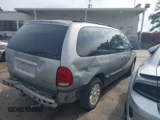 1997 Dodge Caravan LE with VIN 1B4GP54L3VB333541, listed as a IAAI auction lot 41012170 with 137,181 mi miles and . Bid and sale history available at carsss.com. Image 4.