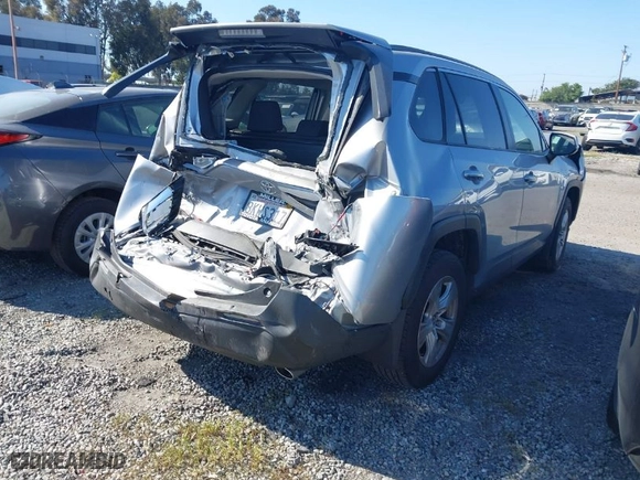 2019 Toyota RAV4 XLE with VIN JTMW1RFV3KD028269, listed as a IAAI auction lot 41818167 with 49,299 mi miles. Bid and sale history available at carsss.com. Image 4.