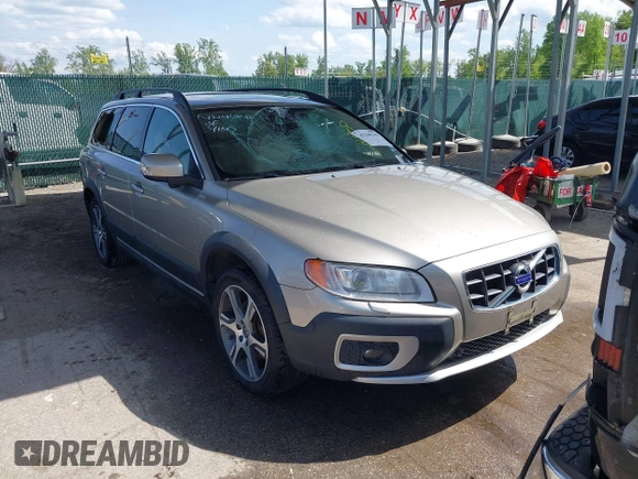 2012 Volvo XC70 T6 z VIN YV4902BZ1C1143307, wystawiony jako IAAI lot #42140146 z przebiegiem 173 106 mil mil oraz . Historia ofert i sprzedaży dostępna na DreamBid. Obrazek 11.