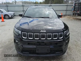2022 Jeep Compass Latitude with VIN 3C4NJDBB6NT230564, listed as a Copart auction lot 47173935 with 50,362 mi miles and Clean Title. Bid and sale history available at DreamBid. Image 5.