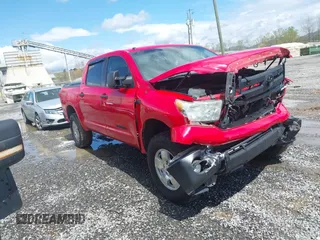 2013 Toyota Tundra z VIN 5TFDW5F17DX272457, wystawiony jako IAAI lot #42023537 z przebiegiem 99 028 mil mil oraz . Historia ofert i sprzedaży dostępna na DreamBid. Obrazek 1.