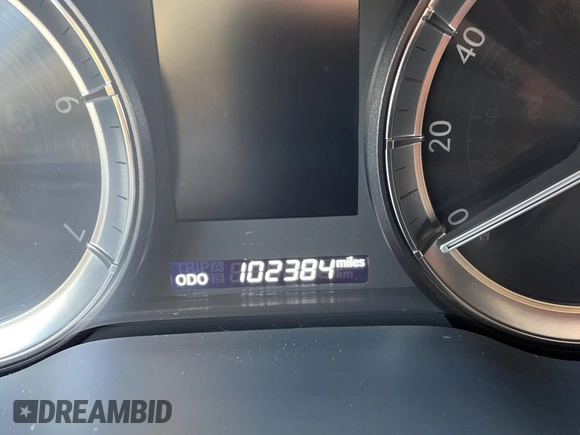2020 Lexus LX 570 with VIN JTJDY7AX7L4332820, listed as a Copart auction lot 85960234 with 102,384 mi miles and Clean title. Bid and sale history available at DreamBid. Image 8.