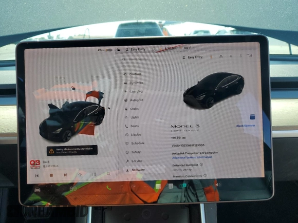 2018 Tesla Model 3 Long Range Battery z VIN 5YJ3E1EA8JF123005, wystawiony jako Copart lot #57272825 z przebiegiem 170 951 mil mil oraz Szkoda całkowita • Salvage title. Historia ofert i sprzedaży dostępna na DreamBid. Obrazek 9.