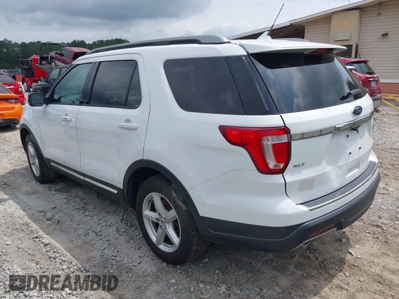2018 Ford Explorer XLT z VIN 1FM5K7D8XJGA91825, wystawiony jako IAAI lot #42387991 z przebiegiem Nie podano mil oraz . Historia ofert i sprzedaży dostępna na DreamBid. Obrazek 3.