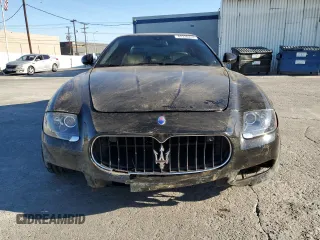 2012 Maserati Quattroporte S z VIN ZAM39JKA3C0065472, wystawiony jako Copart lot #82330244 z przebiegiem 56 883 mil mil oraz Szkody całkowita. Historia ofert i sprzedaży dostępna na DreamBid. Obrazek 5.