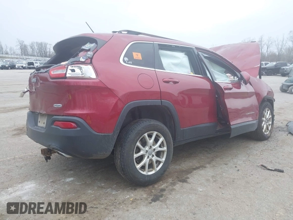 2016 Jeep Cherokee Latitude z VIN 1C4PJMCS1GW122874, wystawiony jako IAAI lot #42100773 z przebiegiem Nie podano mil oraz . Historia ofert i sprzedaży dostępna na DreamBid. Obrazek 4.