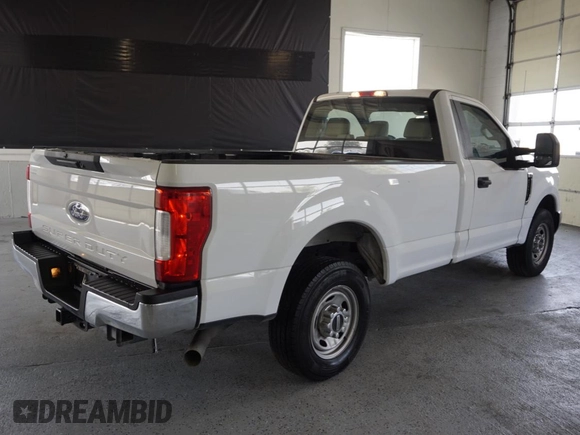 2019 Ford Super Duty F-250 SRW XL with VIN 1FTBF2A61KEE54690, listed as a Copart auction lot 75702194 with 43,609 mi miles and Salvage Title. Bid and sale history available at carsss.com. Image 3.