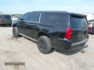 2016 Chevrolet Suburban LT z VIN 1GNSKHKC8GR223442, wystawiony jako IAAI lot #42166983 z przebiegiem 204 827 mil mil oraz . Historia ofert i sprzedaży dostępna na DreamBid. Obrazek 3.