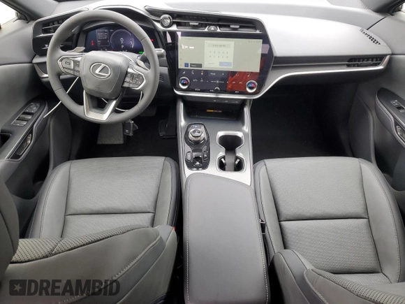 2024 Lexus RZ 450e Premium z VIN JTJAAAABXRA026441, wystawiony jako Copart lot #56064095 z przebiegiem 422 mil mil oraz Szkody całkowita. Historia ofert i sprzedaży dostępna na DreamBid. Obrazek 8.