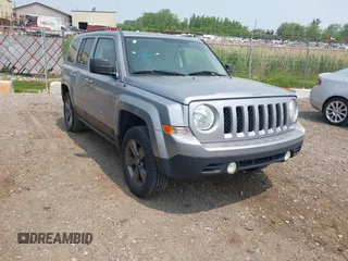 2015 Jeep Patriot Latitude z VIN 1C4NJRFBXFD106148, wystawiony jako IAAI lot #42417187 z przebiegiem 177 556 mil mil oraz . Historia ofert i sprzedaży dostępna na DreamBid. Obrazek 1.
