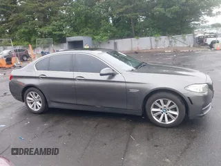 2014 BMW 5 Series 528i xDrive z VIN WBA5A7C53ED614914, wystawiony jako IAAI lot #42509306 z przebiegiem 137 903 mil mil oraz . Historia ofert i sprzedaży dostępna na DreamBid. Obrazek 13.