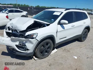 2021 Jeep Cherokee Altitude с VIN 1C4PJLLB0MD114041, выставлен на аукционе IAAI как лот 42293395 с пробегом 55 576 миль миль и . История ставок и продаж доступна на DreamBid. Изображение 17.