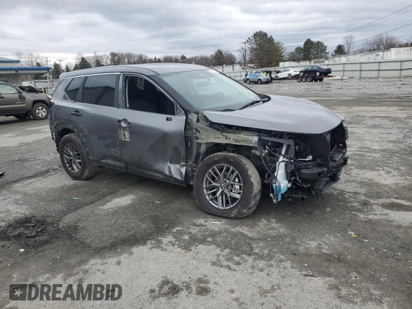 2025 Nissan Rogue S z VIN 5N1BT3AB0SC790995, wystawiony jako Copart lot #48211515 z przebiegiem 260 mil mil oraz Szkoda całkowita • Salvage title. Historia ofert i sprzedaży dostępna na DreamBid. Obrazek 4.