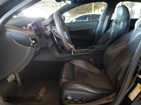 2016 Cadillac ATS-V z VIN 1G6AN5SY8G0121491, wystawiony jako Copart lot #77008754 z przebiegiem 70 652 mil mil oraz Tytuł czysty. Historia ofert i sprzedaży dostępna na DreamBid. Obrazek 7.
