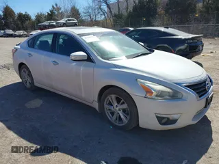 2015 Nissan Altima 2.5 z VIN 1N4AL3AP6FC160857, wystawiony jako IAAI lot #41666753 z przebiegiem 224 041 mil mil oraz . Historia ofert i sprzedaży dostępna na DreamBid. Obrazek 1.