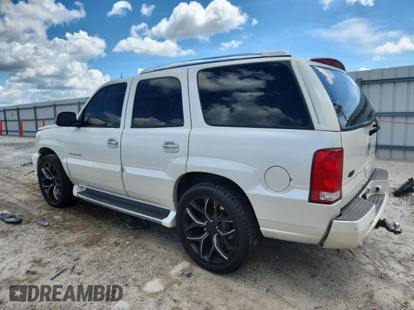 2004 Cadillac Escalade with VIN 1GYEK63N74R228938, listed as a Copart auction lot 63845725 with 267,438 mi miles and Salvage title. Bid and sale history available at DreamBid. Image 2.