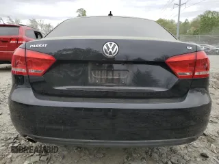 2013 Volkswagen Passat SE z VIN 1VWBP7A37DC137685, wystawiony jako Copart lot #53525235 z przebiegiem 132 971 mil mil oraz Szkoda całkowita • Salvage title. Historia ofert i sprzedaży dostępna na DreamBid. Obrazek 6.