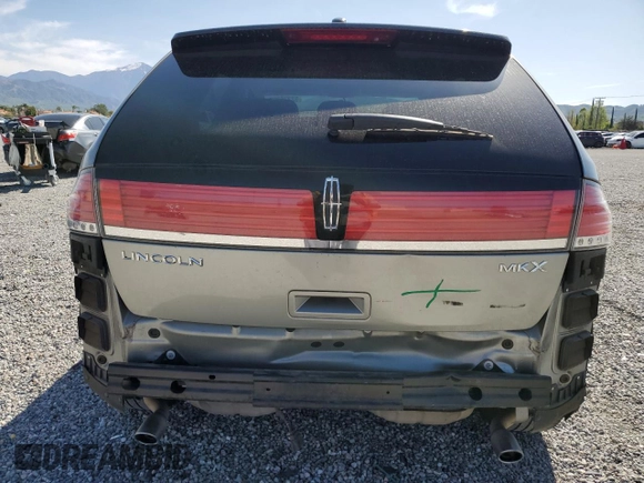 2008 Lincoln MKX with VIN 2LMDU68C08BJ39272, listed as a Copart auction lot 52376395 with 209,384 mi miles and Salvage Title. Bid and sale history available at DreamBid. Image 6.