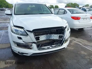 2014 Audi Q7 Premium z VIN WA1CGAFE8ED020377, wystawiony jako IAAI lot #42023021 z przebiegiem 73 313 mil mil oraz . Historia ofert i sprzedaży dostępna na DreamBid. Obrazek 6.