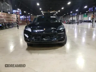 2020 Porsche Cayenne S z VIN WP1AB2AY1LDA27136, wystawiony jako Copart lot #70568372 z przebiegiem 36 709 mil mil oraz . Historia ofert i sprzedaży dostępna na DreamBid. Obrazek 2.